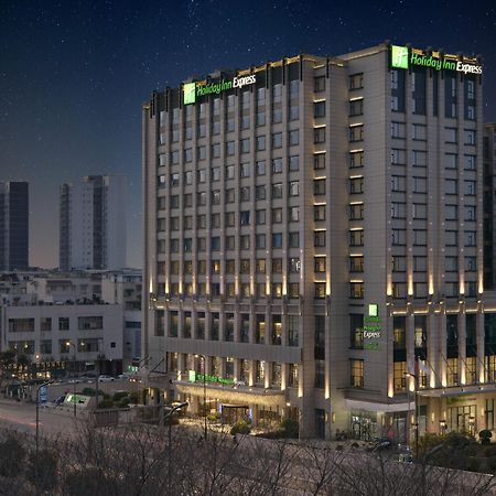 Holiday Inn Express Chengdu Huanhuaxi By Ihg-Near Jinsha Site Musem,Near Wuhou Temple Museum,Welcome Drinks,Free Gym,Free Self-Service Laundry Dış mekan fotoğraf