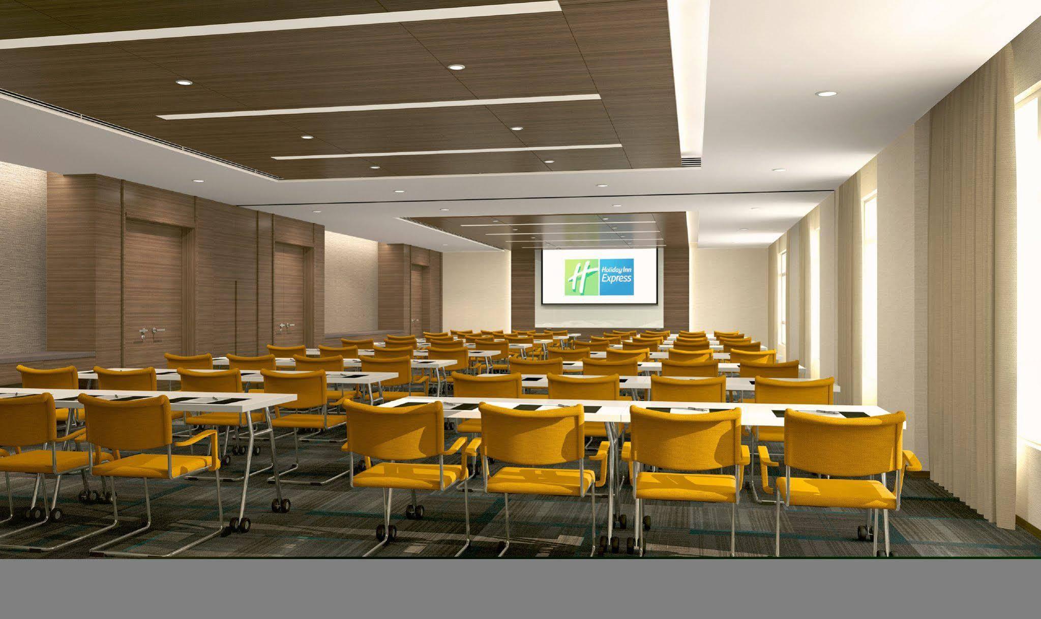 Holiday Inn Express Chengdu Huanhuaxi By Ihg-Near Jinsha Site Musem,Near Wuhou Temple Museum,Welcome Drinks,Free Gym,Free Self-Service Laundry Dış mekan fotoğraf