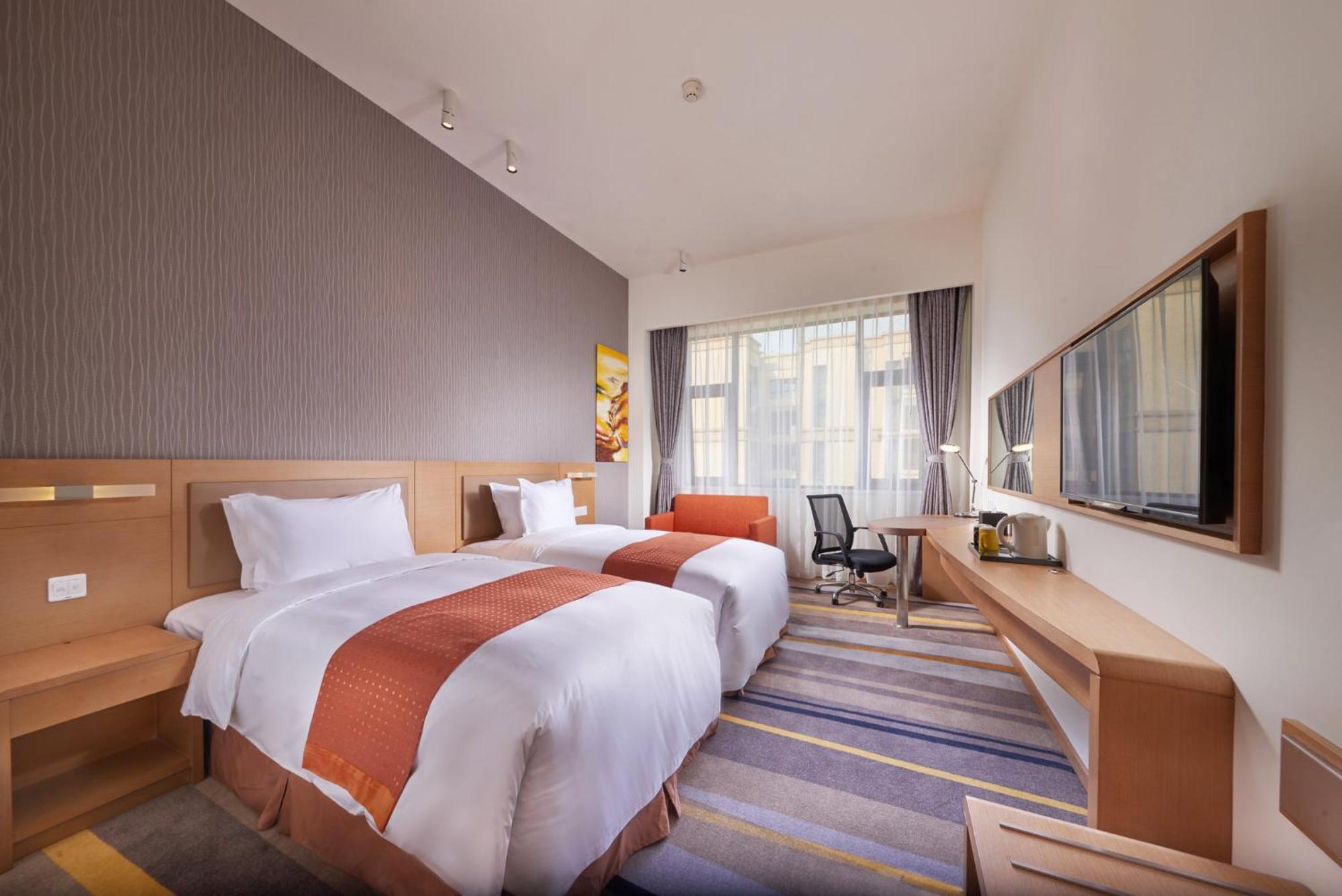 Holiday Inn Express Chengdu Huanhuaxi By Ihg-Near Jinsha Site Musem,Near Wuhou Temple Museum,Welcome Drinks,Free Gym,Free Self-Service Laundry Dış mekan fotoğraf