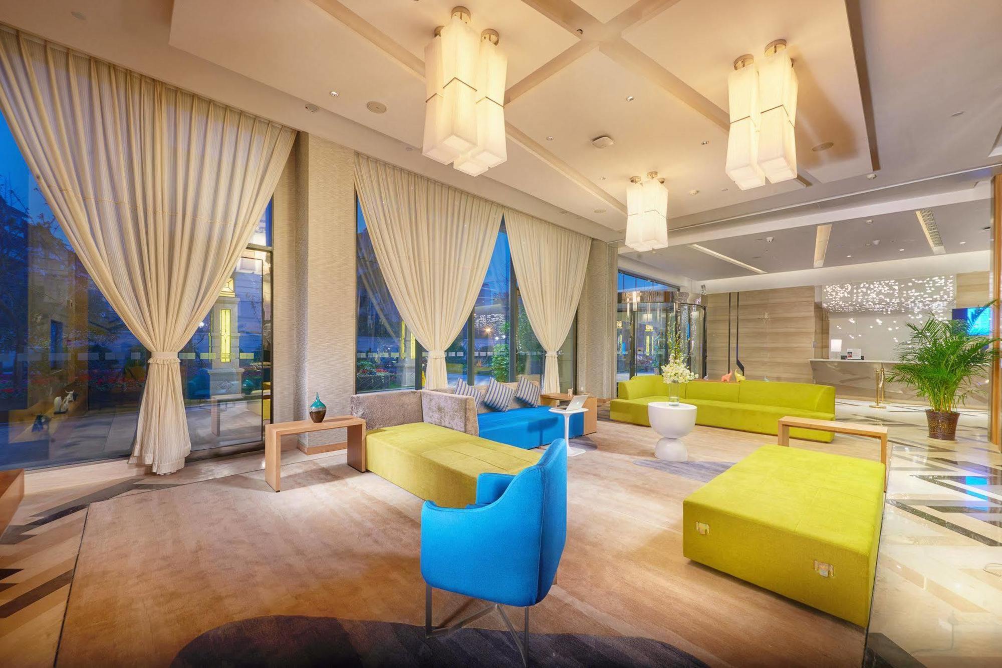 Holiday Inn Express Chengdu Huanhuaxi By Ihg-Near Jinsha Site Musem,Near Wuhou Temple Museum,Welcome Drinks,Free Gym,Free Self-Service Laundry Dış mekan fotoğraf