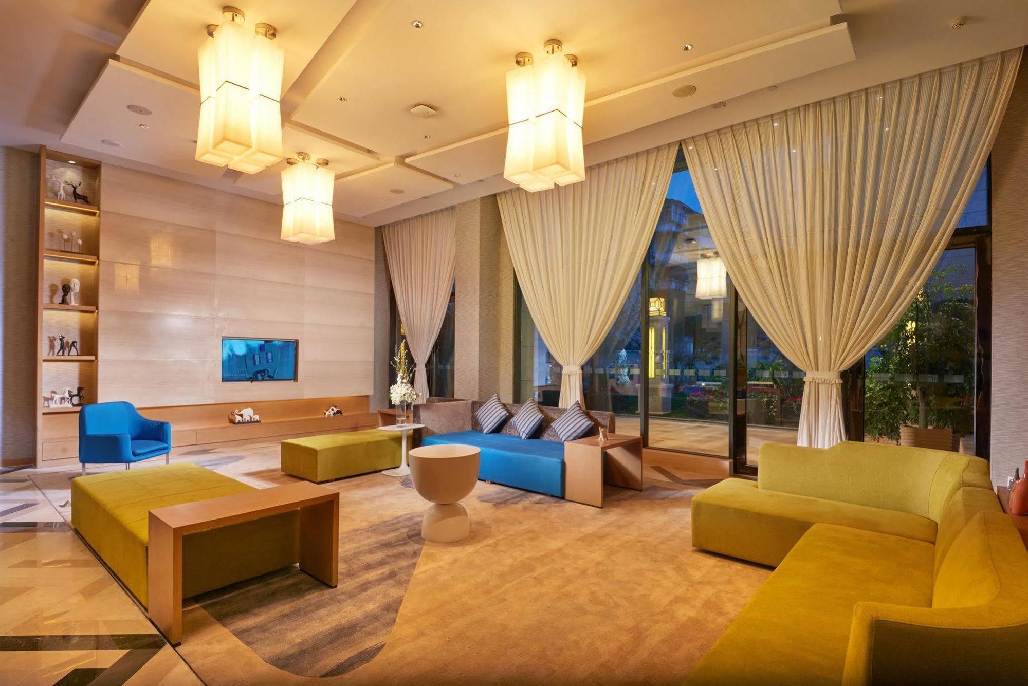 Holiday Inn Express Chengdu Huanhuaxi By Ihg-Near Jinsha Site Musem,Near Wuhou Temple Museum,Welcome Drinks,Free Gym,Free Self-Service Laundry Dış mekan fotoğraf